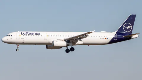 D-AIRU · Airbus A321-211 · LTFM