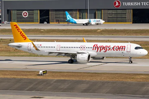 TC-RFO · Airbus A321-251NX · LTFJ