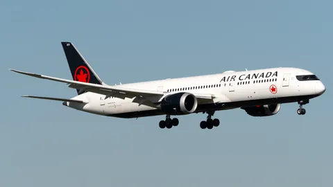 C-FVLX · Boeing 787-9 Dreamliner · EGLL