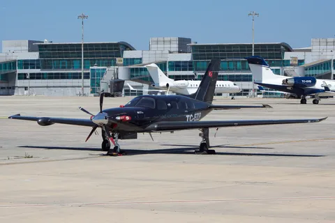 TC-EZP · Piper M600 SLS · LTBA