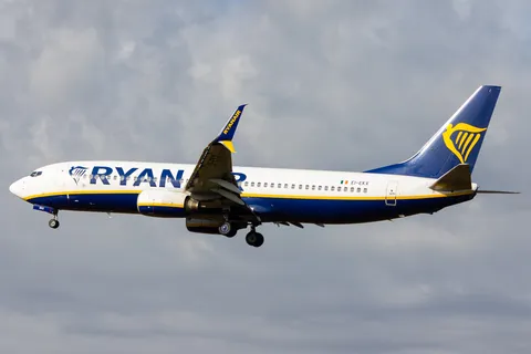 EI-EKX · Boeing 737-8AS · ESGG