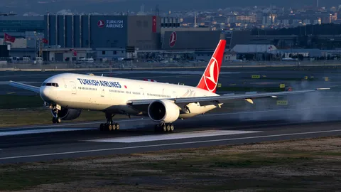 TC-LKA · Boeing 777-36N(ER) · LTFM