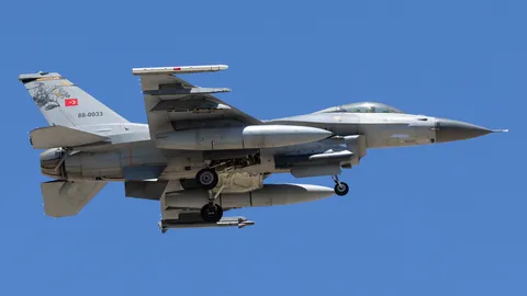 88-0033 · General Dynamics F-16C Fighting Falcon · LTAN