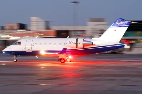 TC-KZU · Bombardier Challenger 605 · LTBA