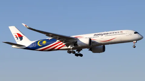 9M-MAF · Airbus A350-941 · EGLL