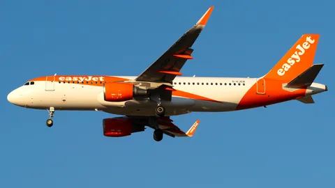 G-EJCR · Airbus A320-214 · LTBJ