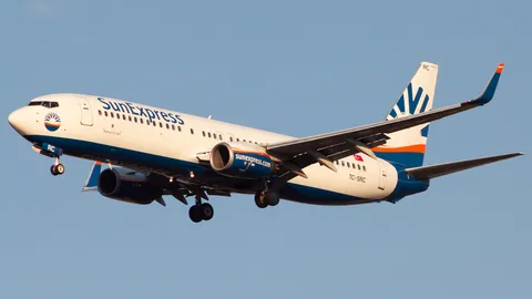 TC-SRC · Boeing 737-8JP · LTBJ