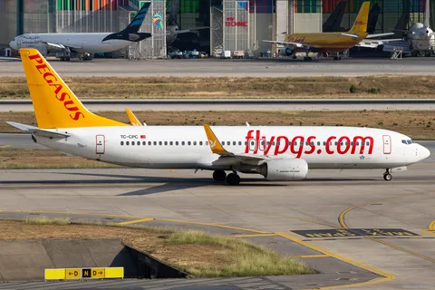 TC-CPC · Boeing 737-82R · LTFJ