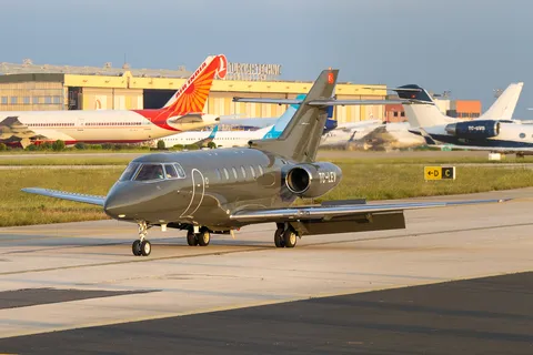 TC-LEV · Hawker Raytheon Hawker 800XP · LTBA