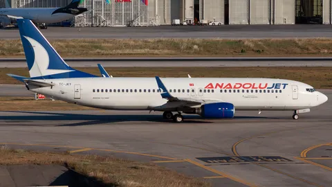 TC-JKY · Boeing 737-86N · LTFJ