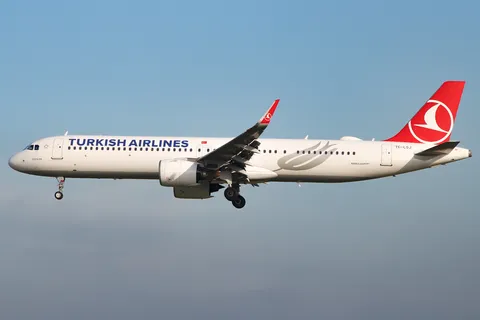 TC-LSJ · Airbus A321-271NX · LTFM