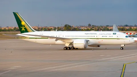 HZ-HM4 · Boeing 787-8 Dreamliner · GMMN