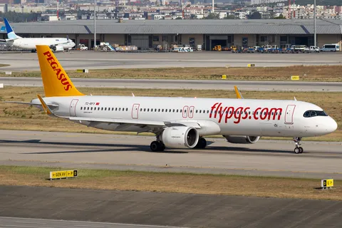 TC-RFY · Airbus A321-251NX · LTFJ