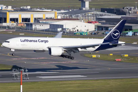 D-ALFF · Boeing 777-FBT · LTFM