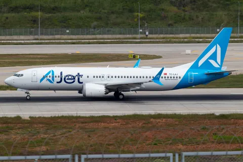 TC-LAJ · Boeing 737 MAX 8 · LTFJ