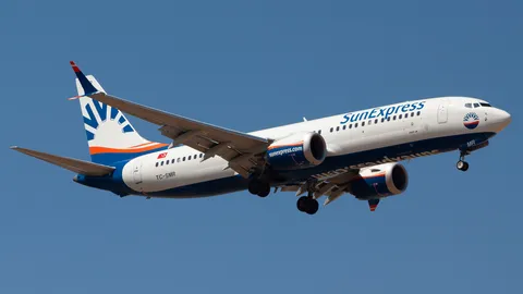 TC-SMR · Boeing 737 MAX 8 · LTBJ