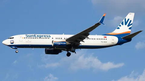 TC-SOV · Boeing 737-8HC · LTBJ