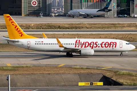 TC-CPC · Boeing 737-82R · LTFJ