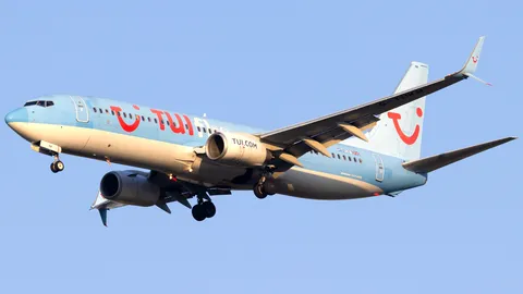 G-TUKM · Boeing 737-8K5 · LTBJ