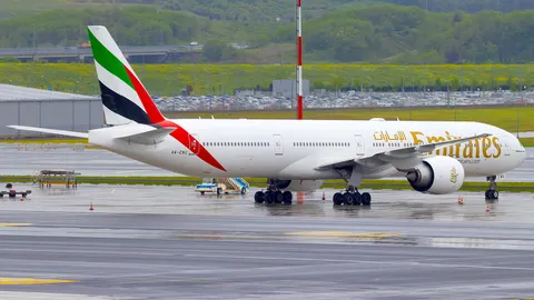A6-ENU · Boeing 777-31H(ER) · LTFM