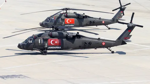 J-2040 · Sikorsky S-70A-28 Blackhawk · LTBA