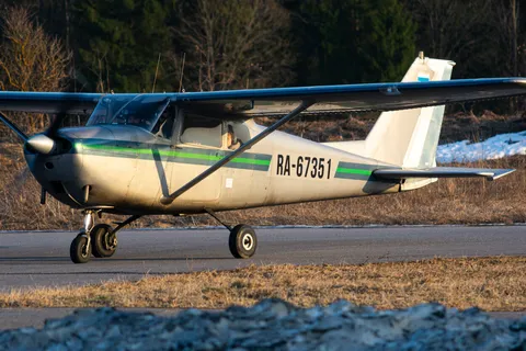 RA-67351 · Cessna 172B Skyhawk · ULSC