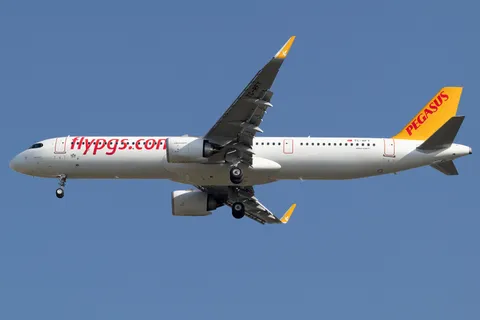 TC-RFY · Airbus A321-251NX · LTFJ