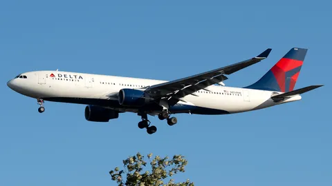N854NW · Airbus A330-223 · EGLL