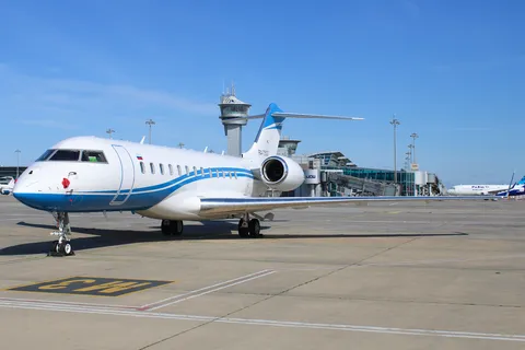 RA-73533 · Bombardier XRS · LTBA