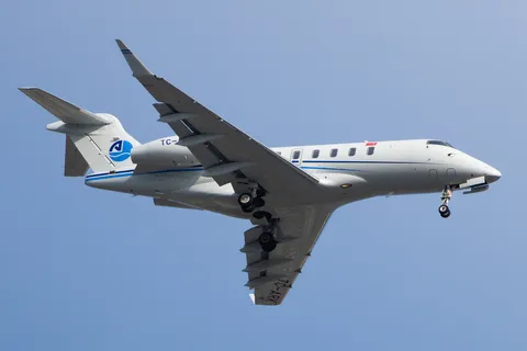 TC-ARK · Bombardier Challenger 350 · LTBA