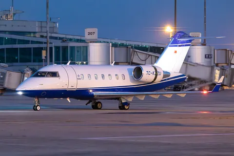TC-KZU · Bombardier Challenger 605 · LTBA