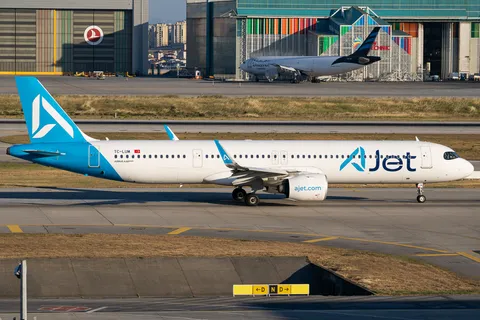 TC-LUM · Airbus A321-271NX · LTFJ