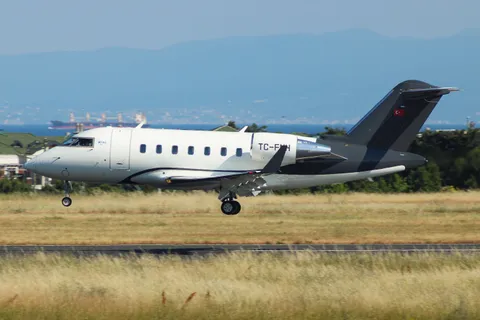 TC-FNH · Bombardier Challanger 650 · LTBA