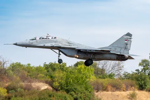 18352 · Mikoyan-Gurevich MiG-29UB · LYBT