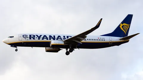 9H-QCV · Boeing 737-8AS · ESGG