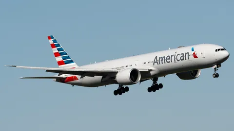 N719AN · Boeing 777-323(ER) · EGLL