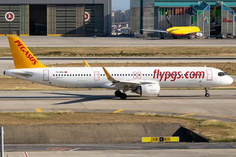 TC-RDU · Airbus A321-251NX · LTFJ