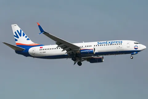 TC-SNR · Boeing 737-8HC · LTAI