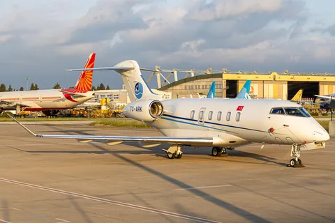 TC-ARK · Bombardier Challenger 350 · LTBA