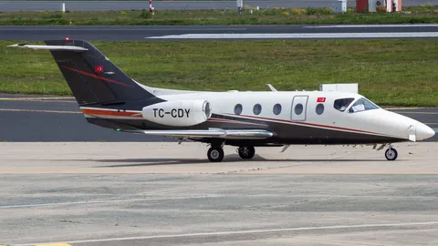 TC-CDY · Hawker 400XP · LTBA