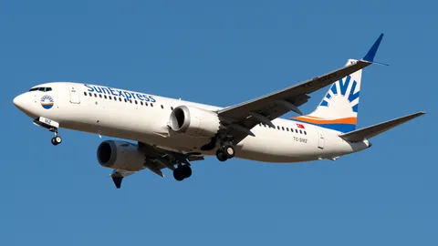 TC-SMZ · Boeing 737 MAX 8 · LTBJ