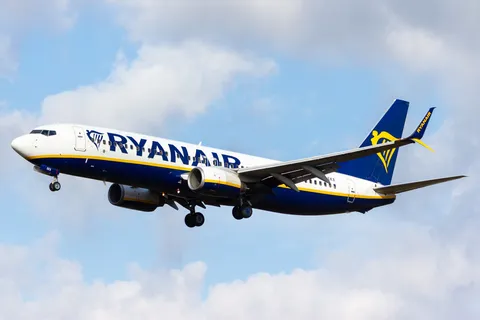 EI-EKX · Boeing 737-8AS · ESGG