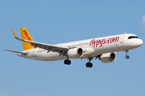 TC-RFJ · Airbus A321-251NX · LTFJ
