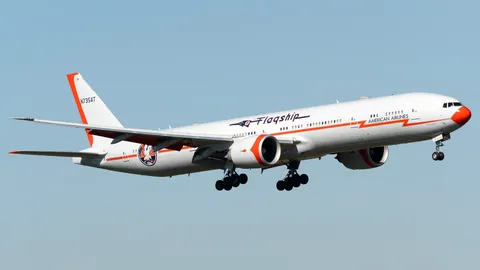 N735AT · Boeing 777-323(ER) · EGLL