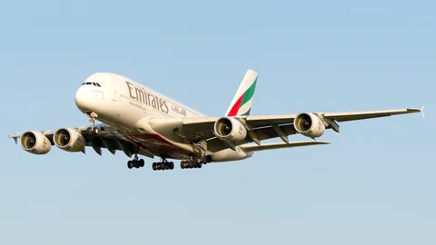 A6-EDW · Airbus A380-861 · EGLL
