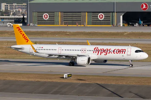 TC-RFB · Airbus A321-251NX · LTFJ