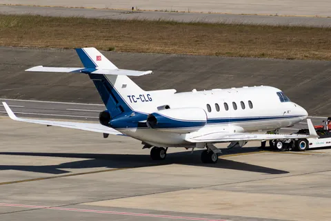 TC-CLG · Hawker Beechcraft 900XP · LTFJ