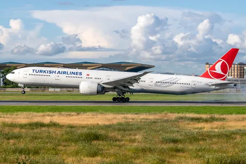 TC-JJI · Boeing 777-3F2(ER) · ULLI