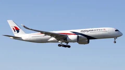 9M-MAE · Airbus A350-941 · EGLL
