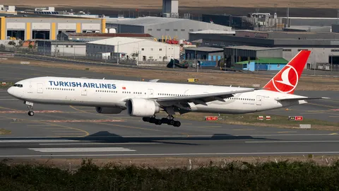 TC-LJD · Boeing 777-3F2(ER) · LTFM